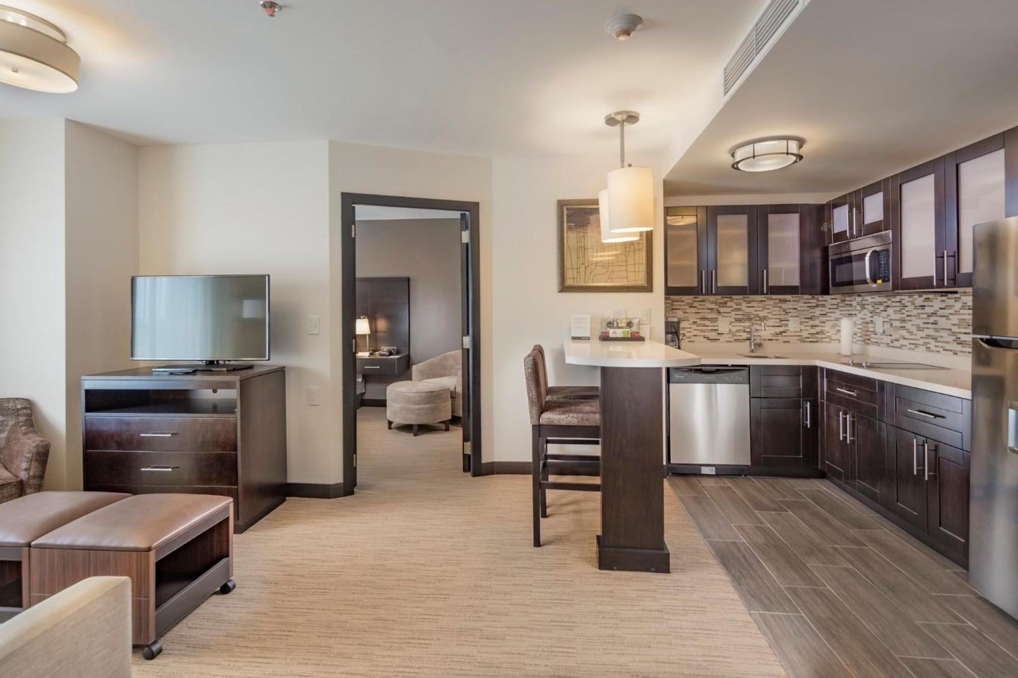 Staybridge Suites - Irapuato By Ihg Eksteriør bilde